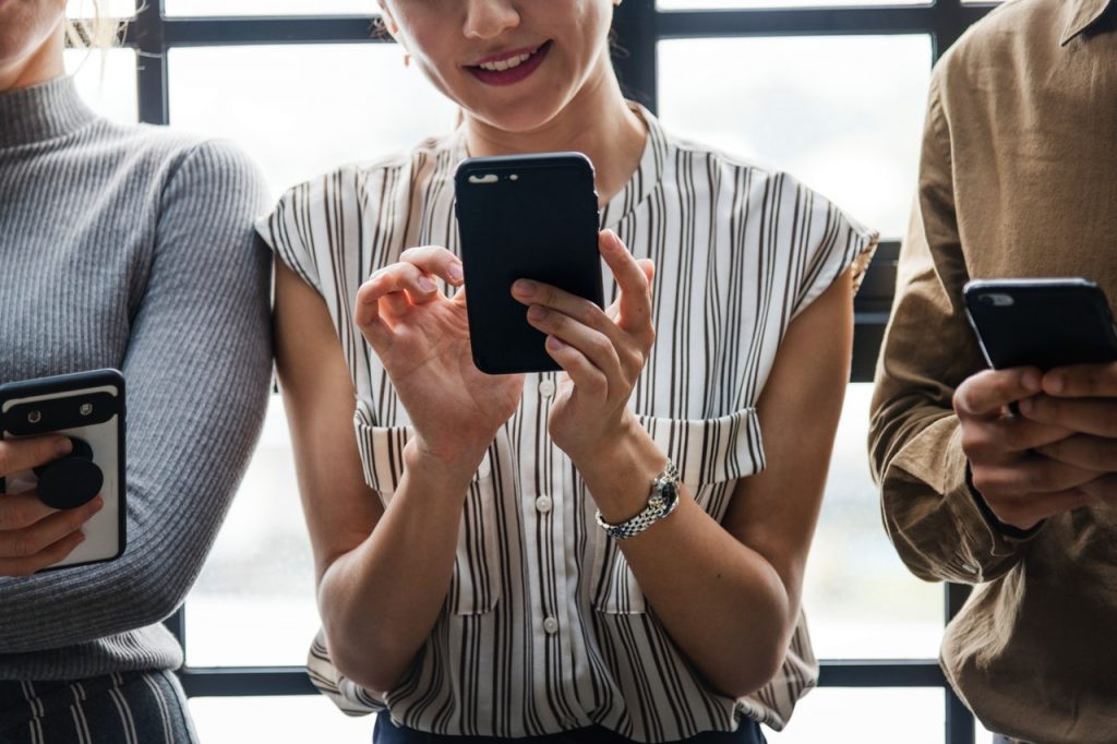 Six Ways to Think Outside the Box to Get More Leads 2 Content sharing