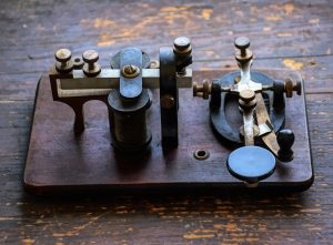 Business Communications: The Age of Virtual Connections 1 business communications