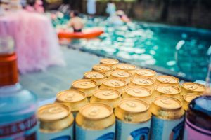 Psychological Strategies in Marketing: 8 Principles That Actually Work 3 party - social proof