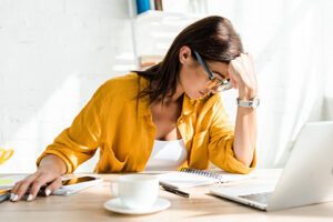 How to Know if Your Remote Team is Overworked and Unfocused (And How to Help Them) 4 Remote-Team-Overworked
