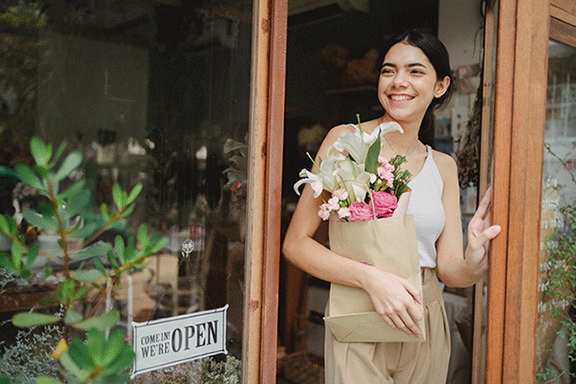 Happy-Customer-Experience